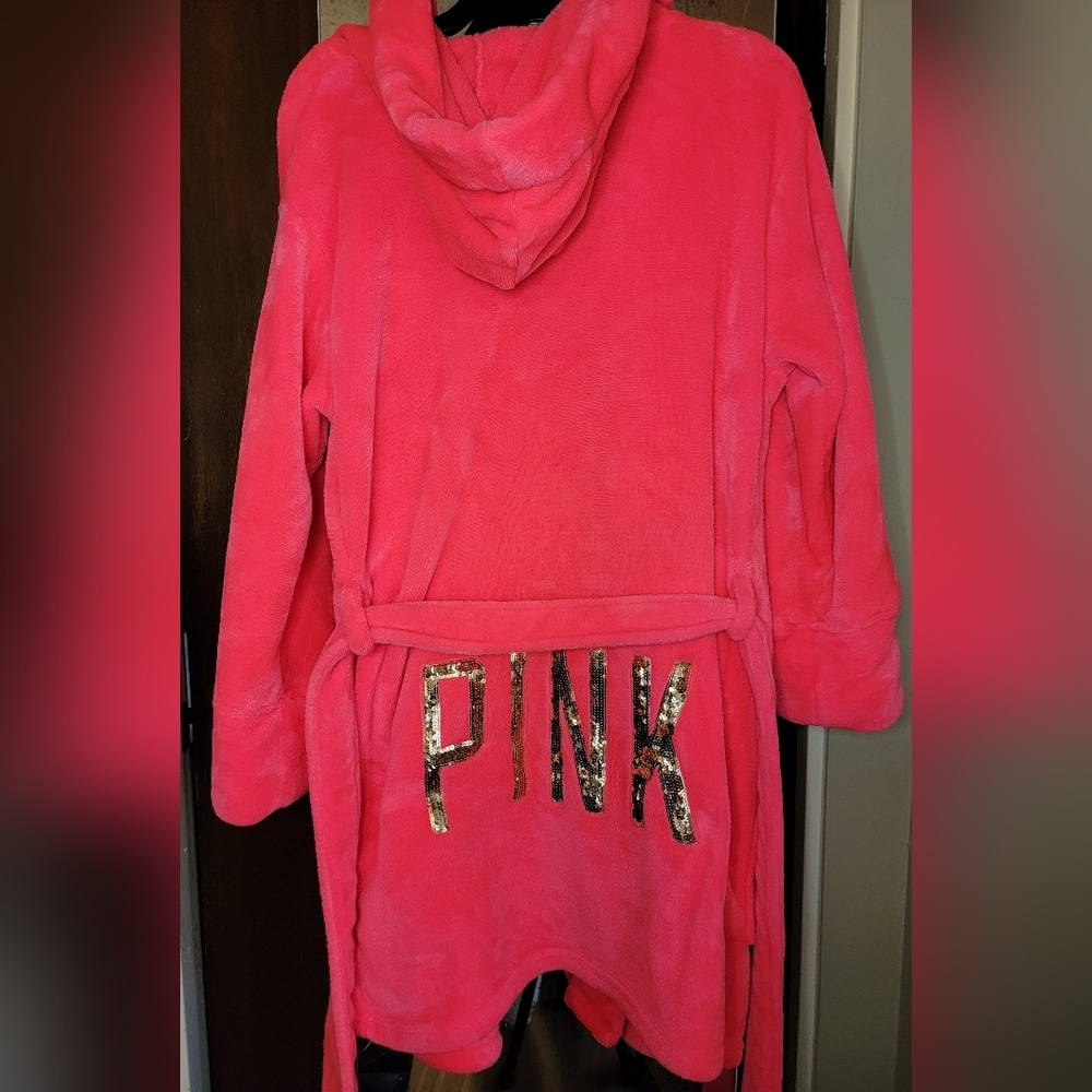 VS Pink robe